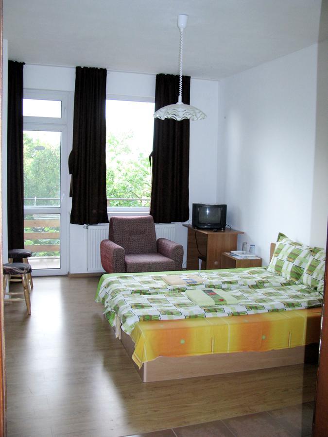 Guest House Familia Samovodene Eksteriør bilde